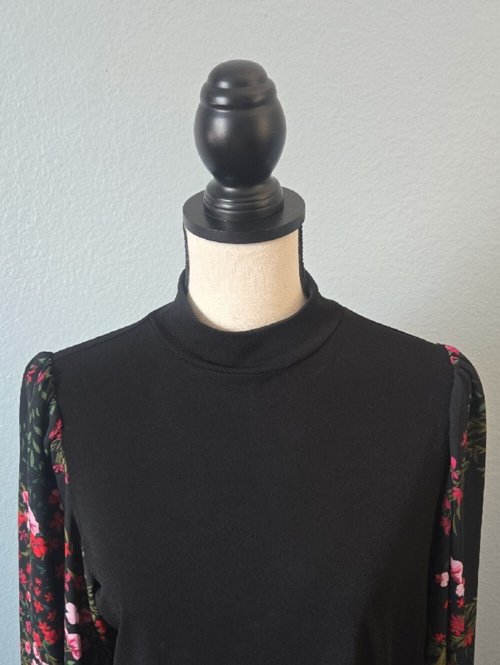 CECE Floral Print Long Sleeve Mixed Media Mock Neck Knit Top Sz Medium Black - Picture 3 of 10